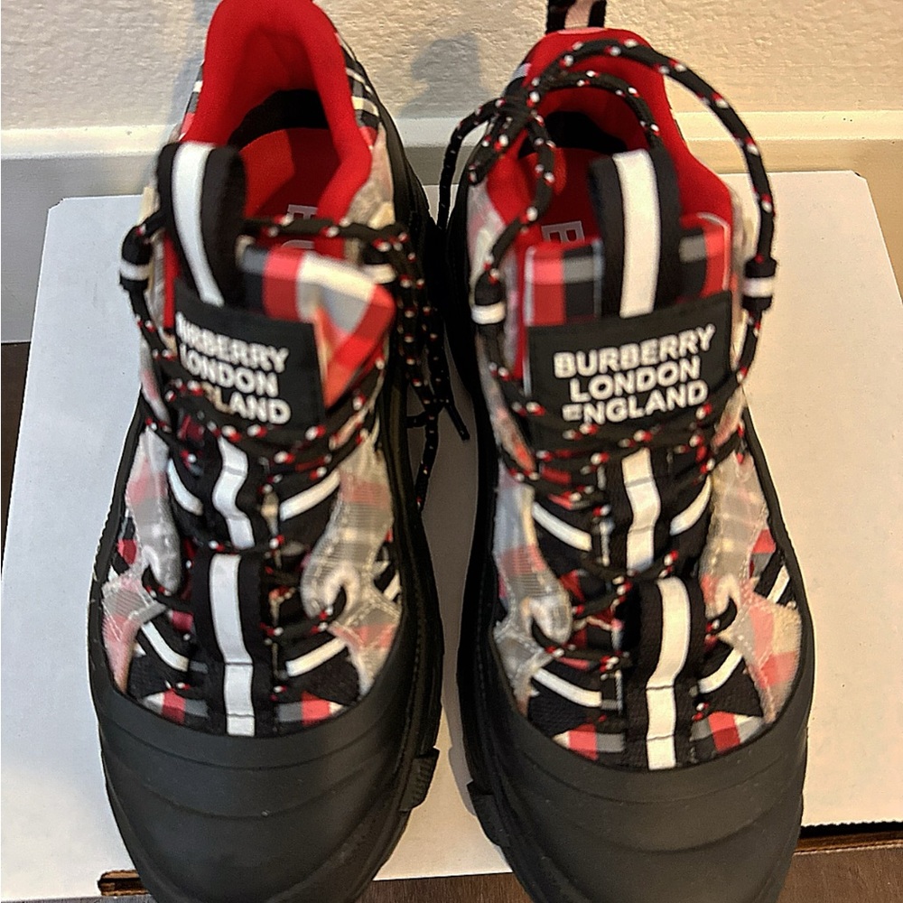 Burberry Mens Arthur Low Top Hiking Boots Sneakers Shoes Red/Black/White - Picture 2 of 6